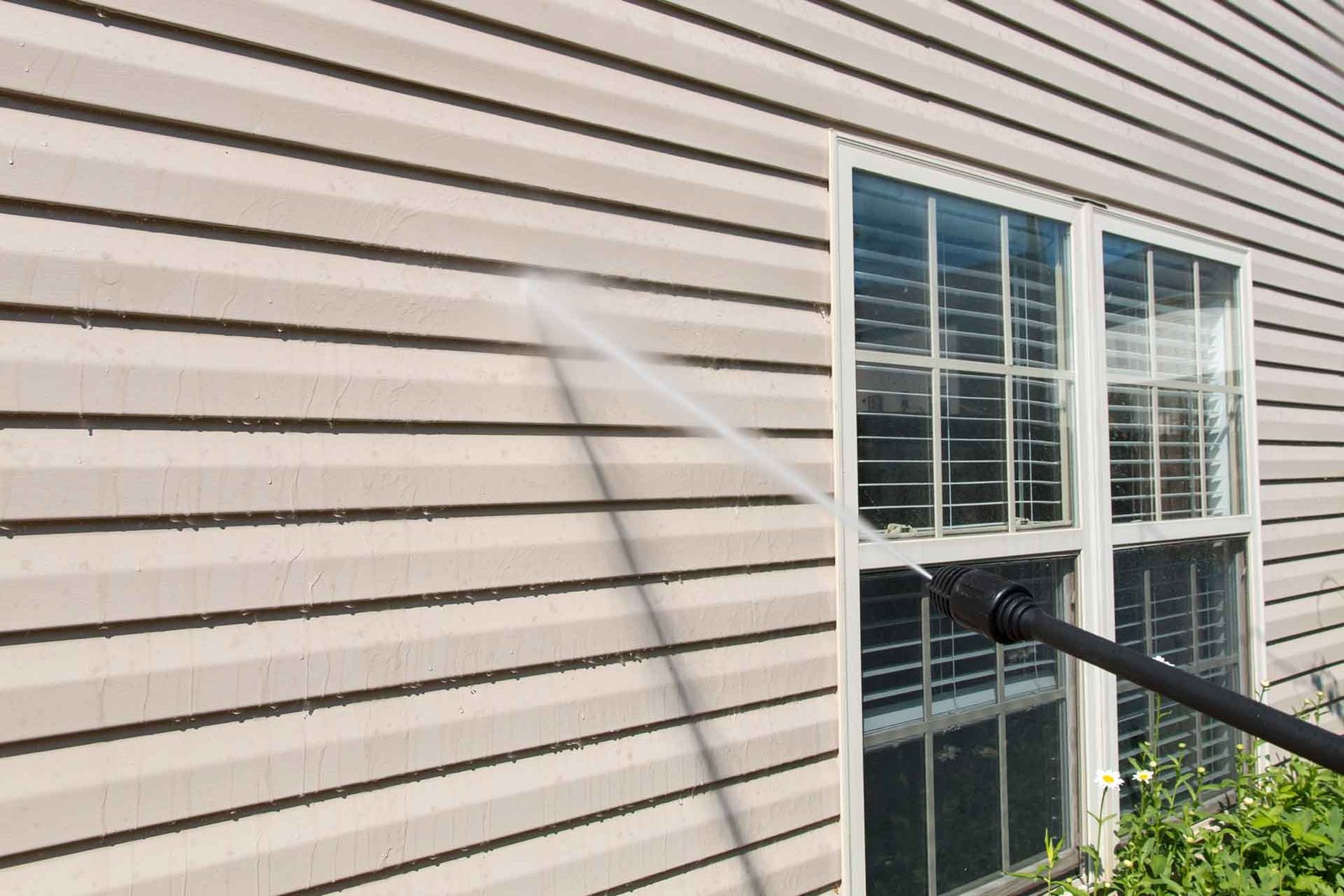 Cleaning Vinyl Siding